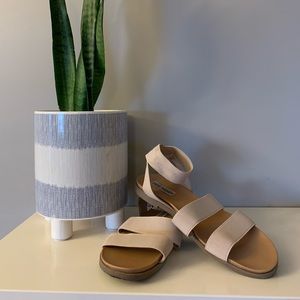 Steve Madden Nude Elastic Flat Sandals